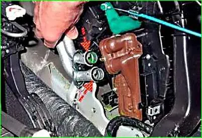 Removing the heater radiator
