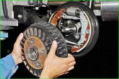How to replace the rear wheel hub bearing of the Lada Largus