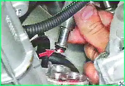 Desmontaje e instalación del mecanismo de dirección Lada Largus