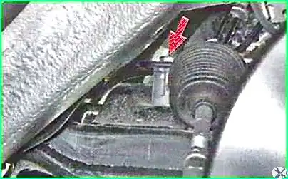 Desmontaje e instalación del mecanismo de dirección Lada Largus