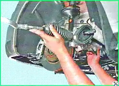 Desmontaje e instalación del mecanismo de dirección Lada Largus
