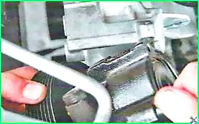 How to replace the power steering pump of the Lada Largus