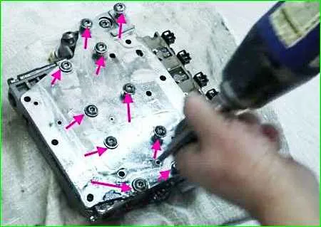 Principio de funcionamiento y reparación del cuerpo de válvula de transmisión automática DPO (AL4)