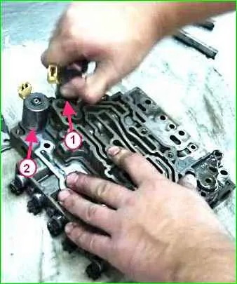 Principio de funcionamiento y reparación del cuerpo de válvula de transmisión automática DPO (AL4)
