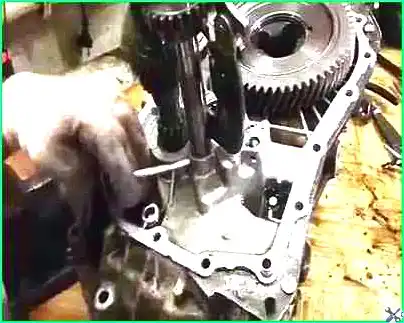 How to disassemble the JH3 gearbox