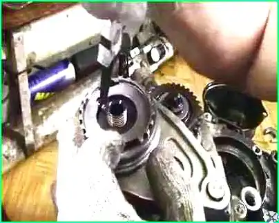 How to disassemble the JH3 gearbox
