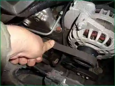 Как заменить ремень генератора Нива Шевролет