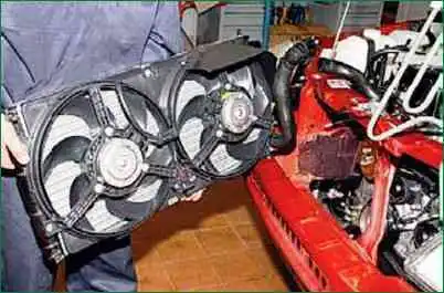 Cómo sustituir el radiador del motor Niva Chevrolet