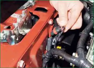 Cómo reemplazar el radiador del motor Niva Chevrolet