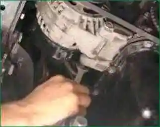 Как заменить ремень генератора Нива Шевролет