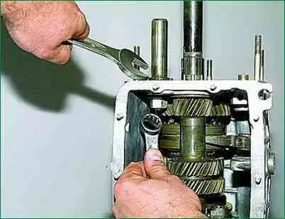 Reparación de caja de cambios VAZ-2123