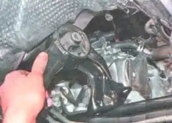 Замена опор силовой установки Mitsubishi Lancer