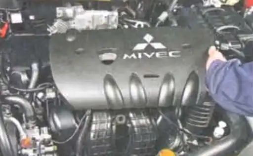 Снятие и установка коробки передач автомобиля Mitsubishi Lancer