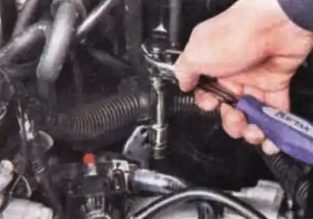 Снятие и установка коробки передач автомобиля Mitsubishi Lancer