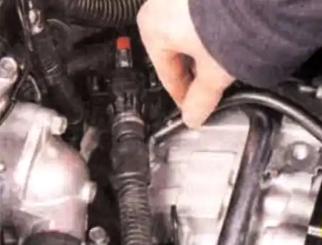 Снятие и установка коробки передач автомобиля Mitsubishi Lancer