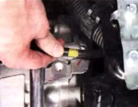 Снятие и установка коробки передач автомобиля Mitsubishi Lancer