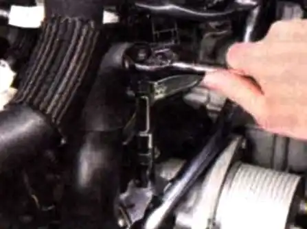 Снятие и установка коробки передач автомобиля Mitsubishi Lancer