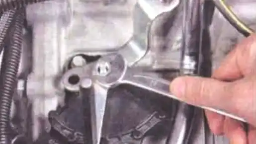 Снятие и установка коробки передач автомобиля Mitsubishi Lancer