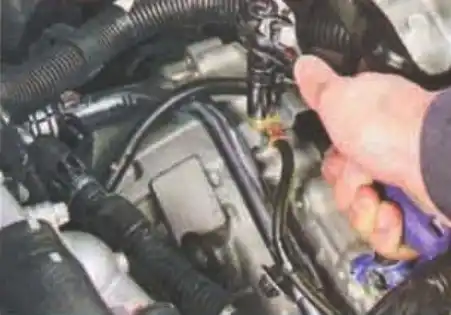 Снятие и установка коробки передач автомобиля Mitsubishi Lancer