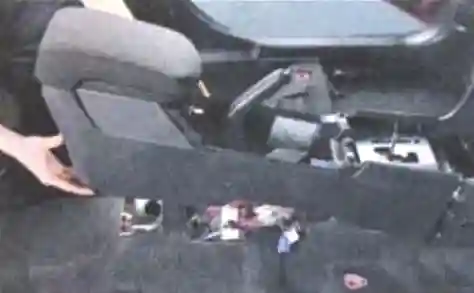 Снятие и установка троса привода вариатором Mitsubishi Lancer