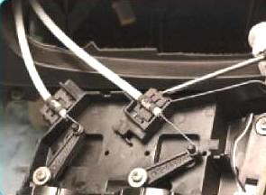 Снятие и установка воздухопритока, тяг и кронштейна рычагов отопителя Нива Шевролет
