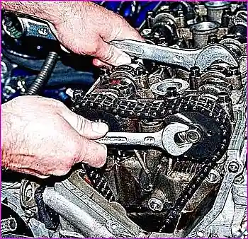 Снятие звездочек с распределительных валов