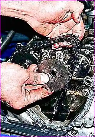 Использование съемника для снятия звездочек