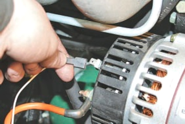 Проверка и замена щеток генератора автомобиля УАЗ Патриот