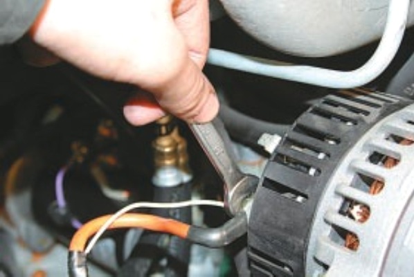 Проверка и замена щеток генератора автомобиля УАЗ Патриот