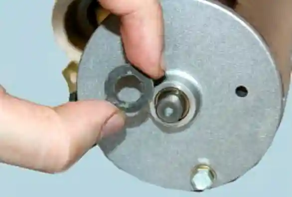 Снятие и ремонт стартера УАЗ Патриот