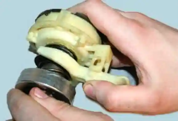 Снятие и ремонт стартера УАЗ Патриот