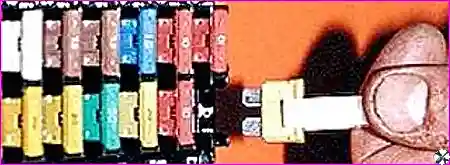 Извлечение предохранителя