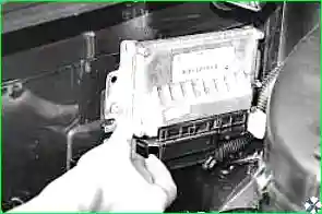 Снятие и установка контроллера УАЗ Патриот