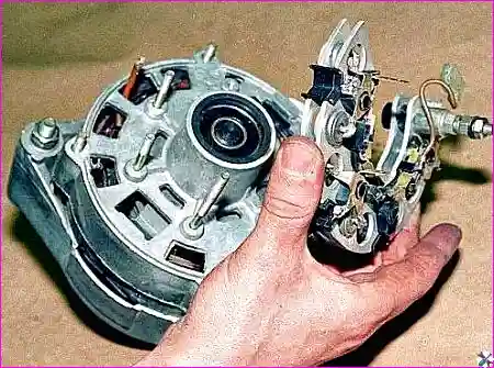 Снятие выпрямительного блока