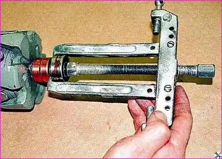 Снятие заднего подшипника