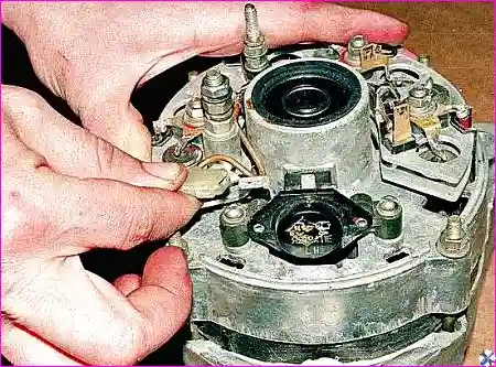 Отсоединение разъема