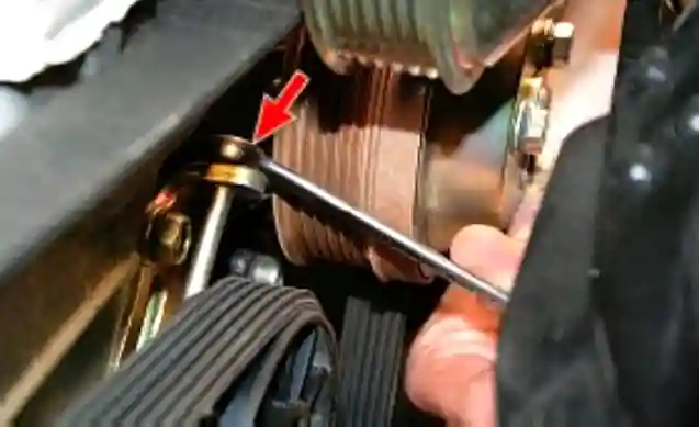 Замена ремня привода генератора Замена ремня привода генератора