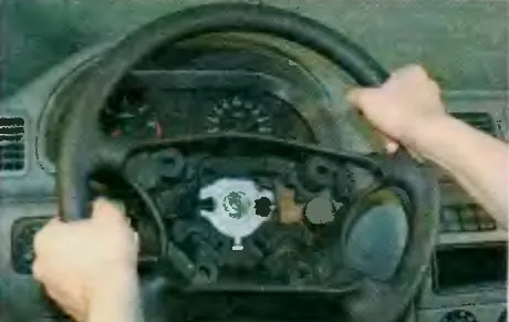 Как снять руль автомобиля УАЗ Патриот