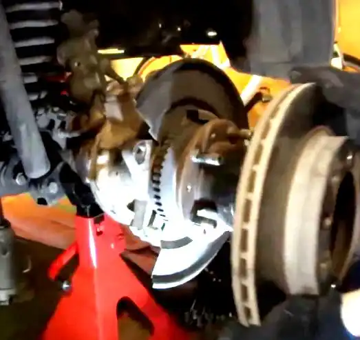 Снятие тормозного диска Снятие тормозного диска