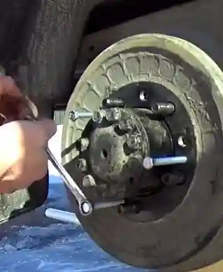 Замена тормозного барабана УАЗ Патриот