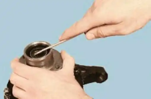 Замена сальника передней ступицы УАЗ Замена сальника передней ступицы УАЗ