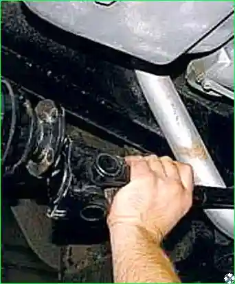 Снятие карданной передачи УАЗ Патриот