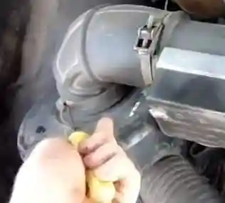 Замена воздушного фильтра УАЗ Патриот