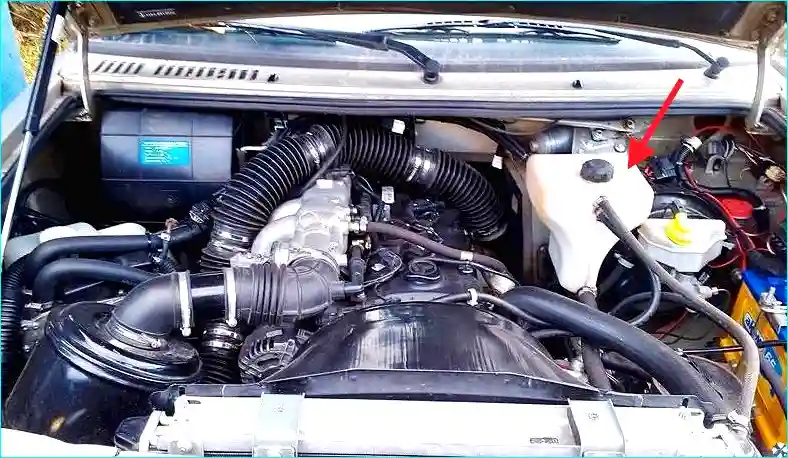 Расширительный бачок (ЗМЗ-40904.10)