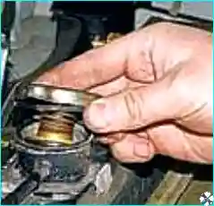 Уровень жидкости в радиаторе