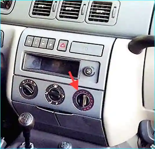 Открытие крана отопителя