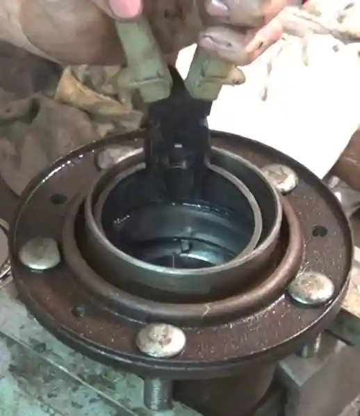 Замена подшипников ступицы переднего колеса УАЗ Патриот