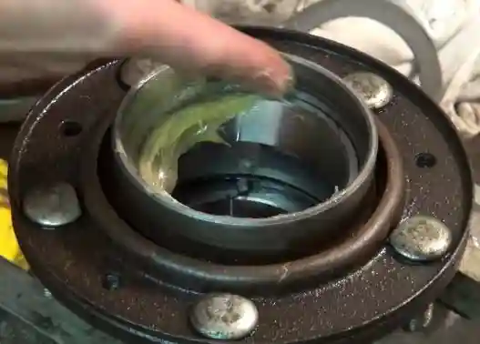 Замена подшипников ступицы переднего колеса УАЗ Патриот