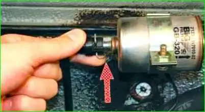 Замена фильтра топливной системы Замена фильтра топливной системы