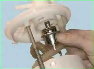 Замена регулятора давления топлива